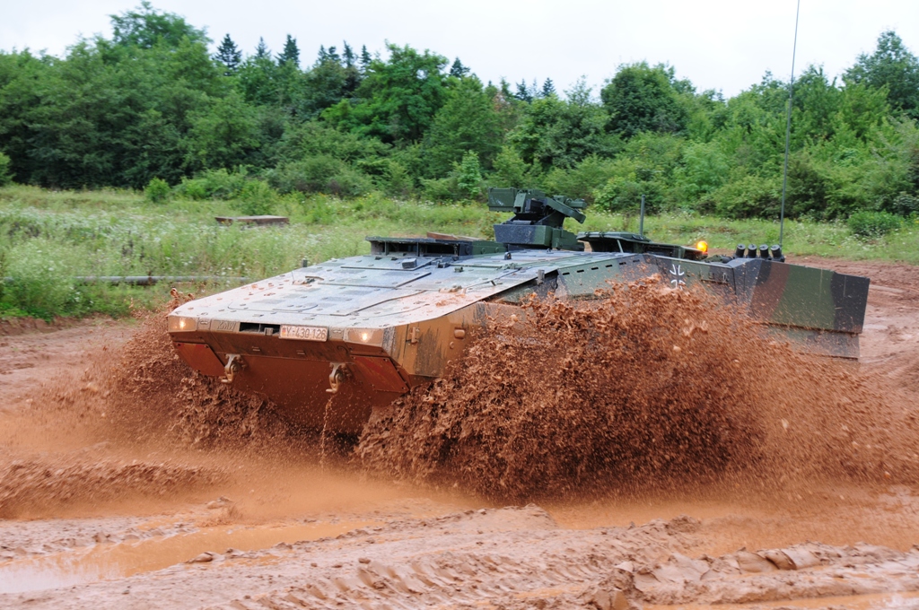 ARTEC-Armoured-Personnel-Carrier-07